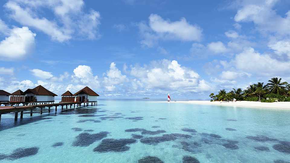 Wasserbungalows, Hütten auf dem Wasser, Meer, Strand, Malediven